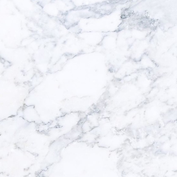 Meet your Posher, Halle - Picture 1 of 1